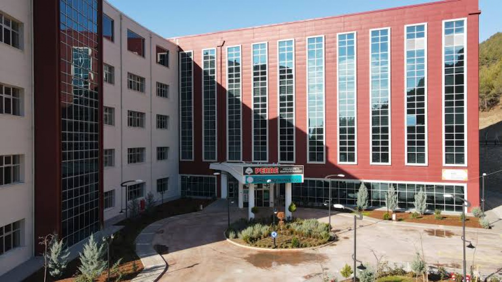 Adıyaman Perre Turizm Mesleki ve Teknik Anadolu Lisesi ve Uygulama Otelinin Yeni Müdürü Özlem TATAR’a projenin tanıtımı yapıldı